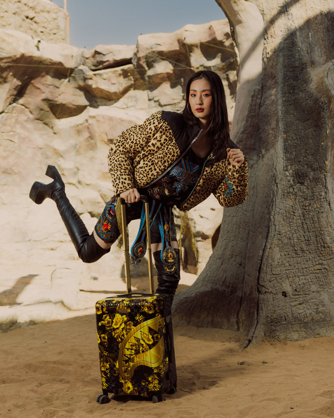 BILLIONAIRE BLOOM CARRY-ON LUGGAGE - Image 6